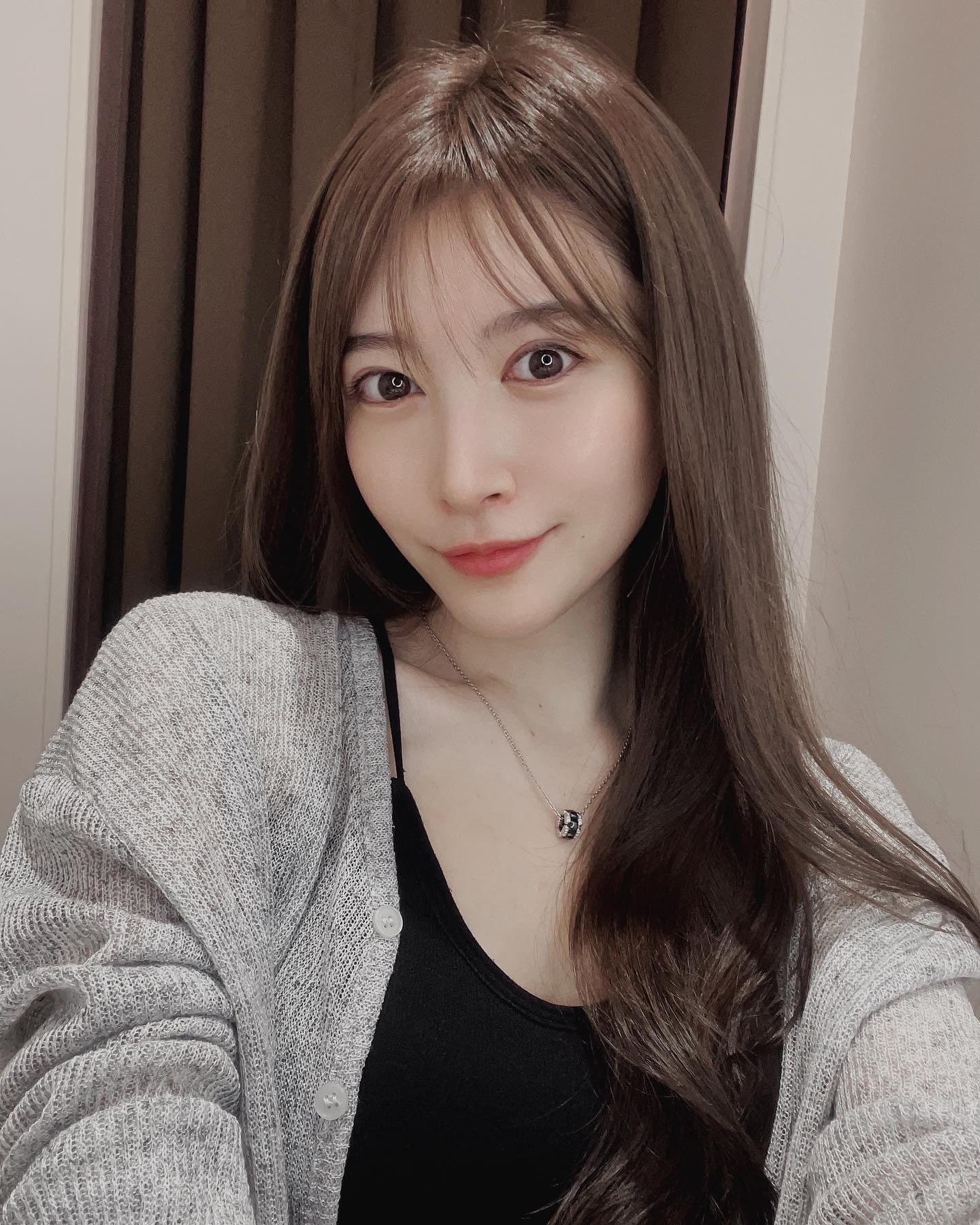 Hot JAV Minami Aizawa Tiết Lộ GU Chọn "Cậu Bé"