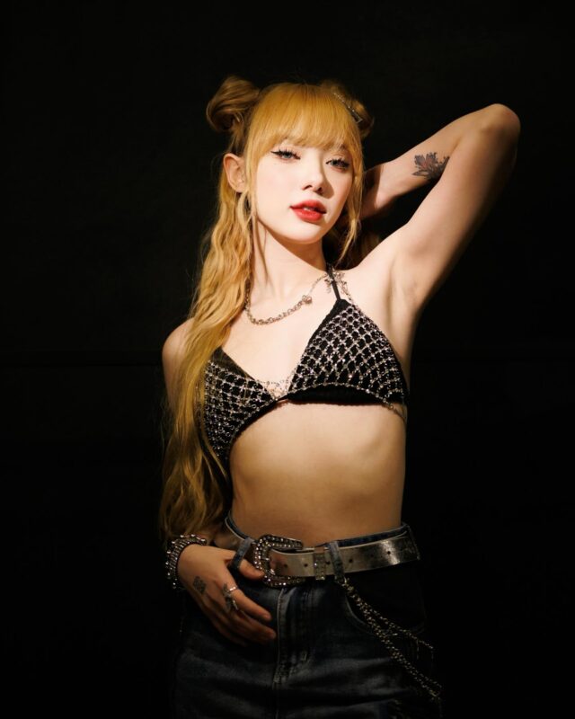 Phong Cách Thời Trang "Dark & Sexy"