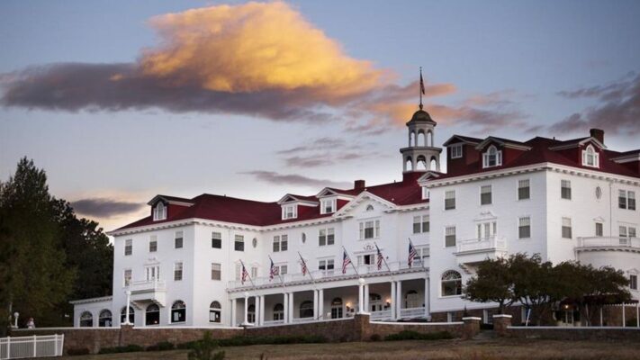 Lời đồn và hiện tượng kỳ bí: STANLEY HOTEL