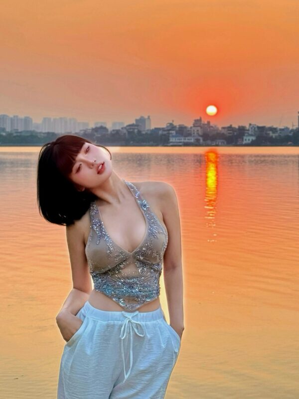 Triệu Hồng (Rosie) – Người mẫu nội y Bom Sister | Gương mặt thời trang & phong cách quyến rũ