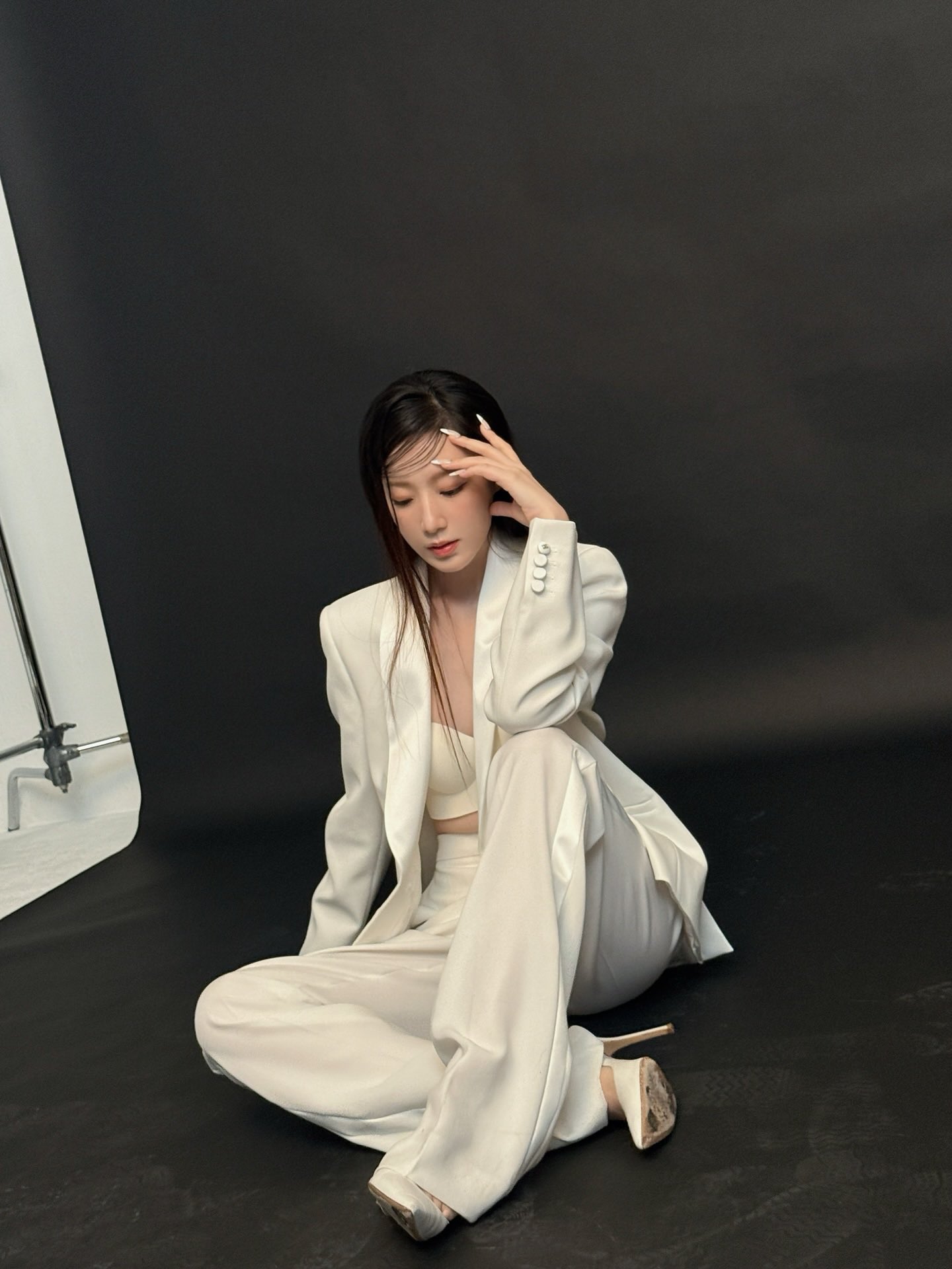 SHUHUA thần thái high-fashion